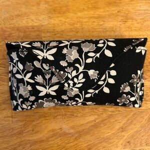 Vera Bradley Chandelier Noir. Retired Pattern